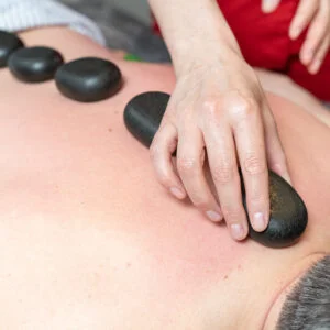 Masaj cu pietre vulcanice